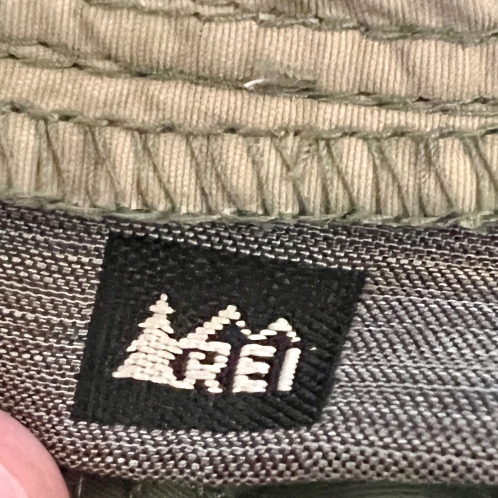 REI Men's Olive Cargo Zip-Off Short/Pants - Size Small (27"x30L) - Picture 10 of 15